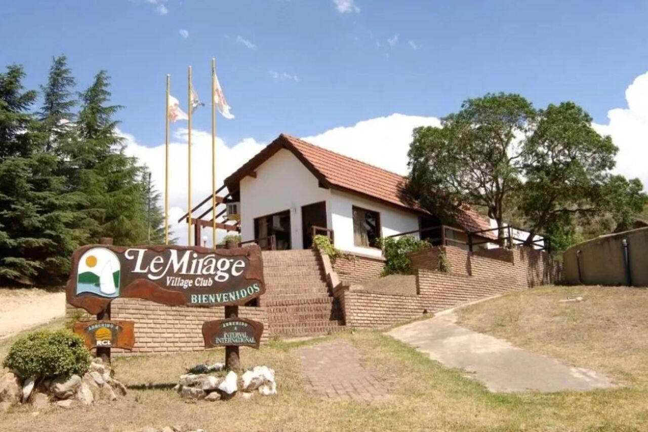 Le Mirage Village Club Resort 비야카를로스파스 외부 사진